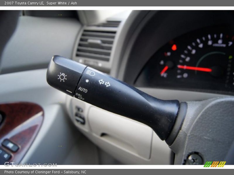 Super White / Ash 2007 Toyota Camry LE