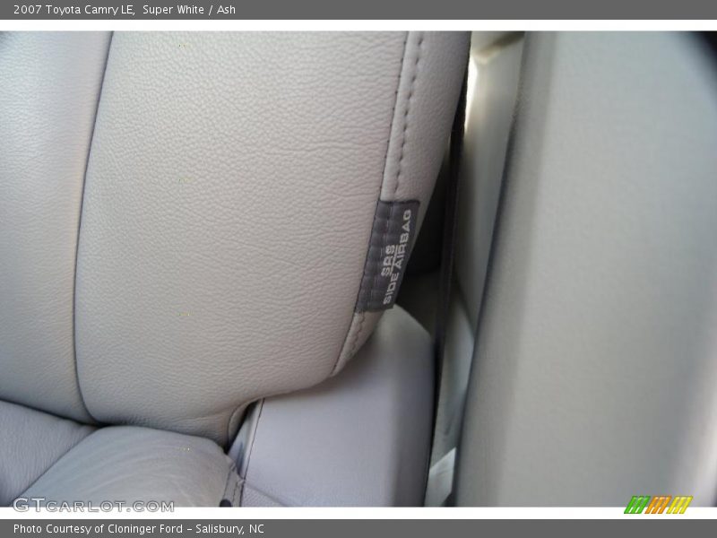 Super White / Ash 2007 Toyota Camry LE