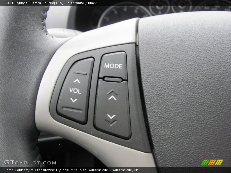 Controls of 2011 Elantra Touring GLS