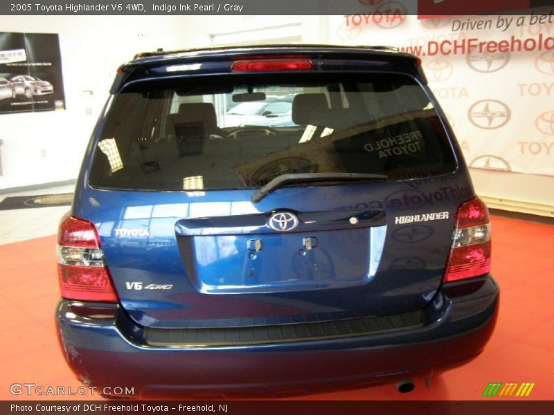 Indigo Ink Pearl / Gray 2005 Toyota Highlander V6 4WD