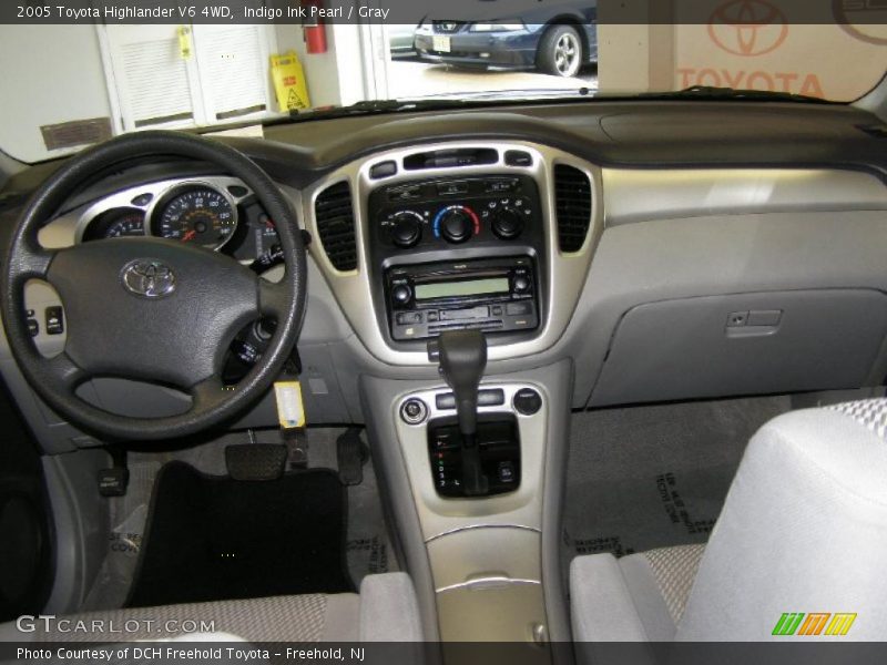 Indigo Ink Pearl / Gray 2005 Toyota Highlander V6 4WD