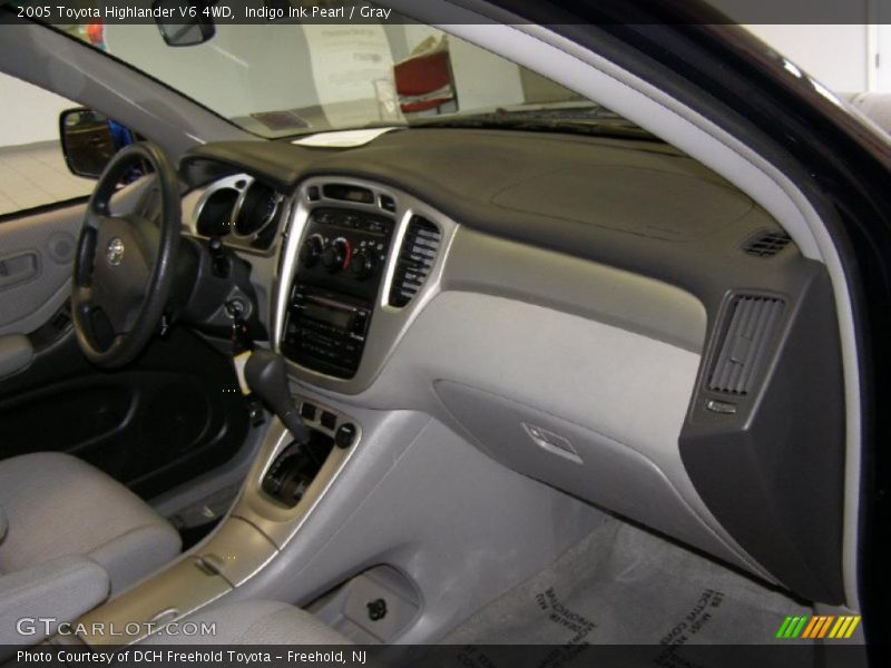 Indigo Ink Pearl / Gray 2005 Toyota Highlander V6 4WD