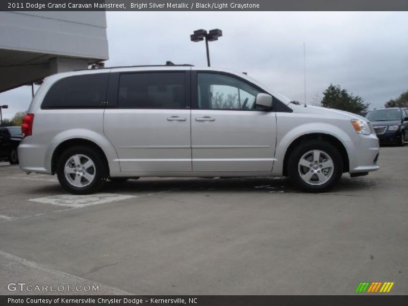 Bright Silver Metallic / Black/Light Graystone 2011 Dodge Grand Caravan Mainstreet