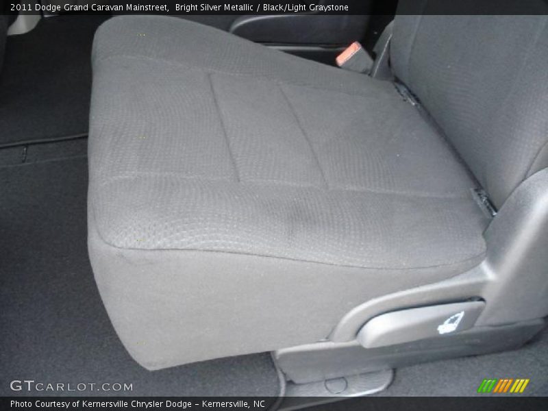 Bright Silver Metallic / Black/Light Graystone 2011 Dodge Grand Caravan Mainstreet