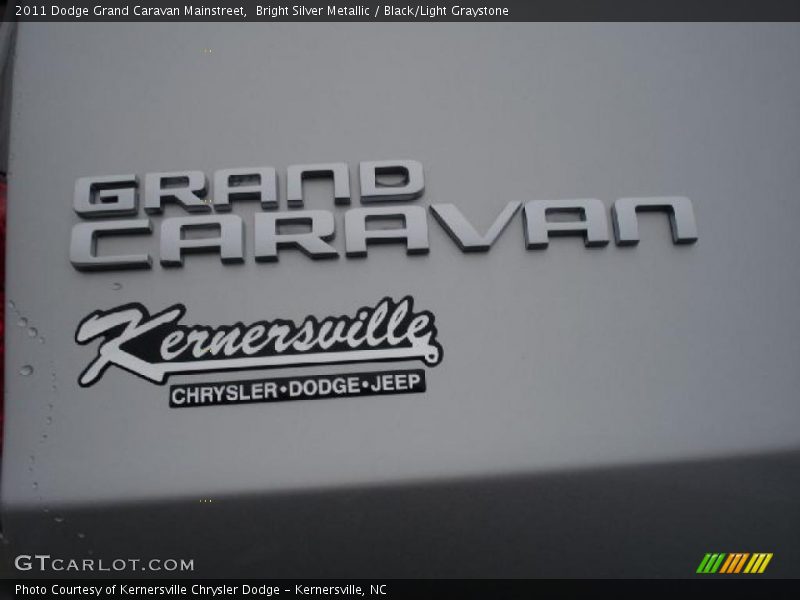 Bright Silver Metallic / Black/Light Graystone 2011 Dodge Grand Caravan Mainstreet
