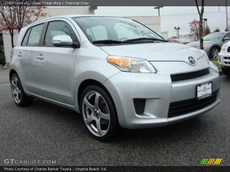 Silver Streak Mica / Charcoal Gray 2009 Scion xD