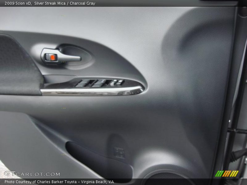 Silver Streak Mica / Charcoal Gray 2009 Scion xD