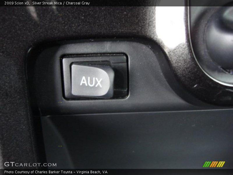 Silver Streak Mica / Charcoal Gray 2009 Scion xD