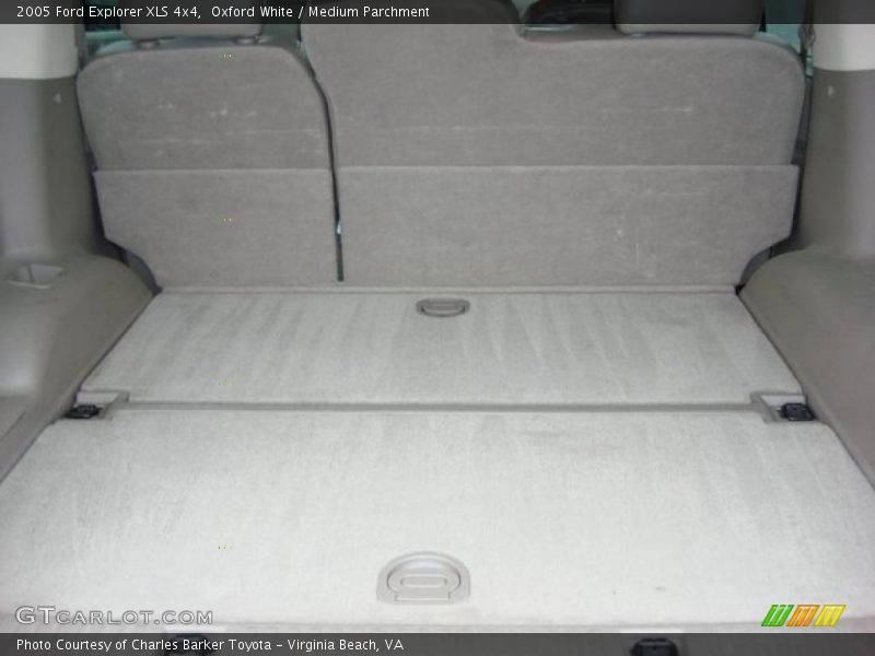 Oxford White / Medium Parchment 2005 Ford Explorer XLS 4x4