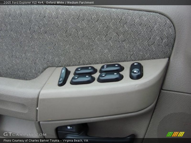 Oxford White / Medium Parchment 2005 Ford Explorer XLS 4x4