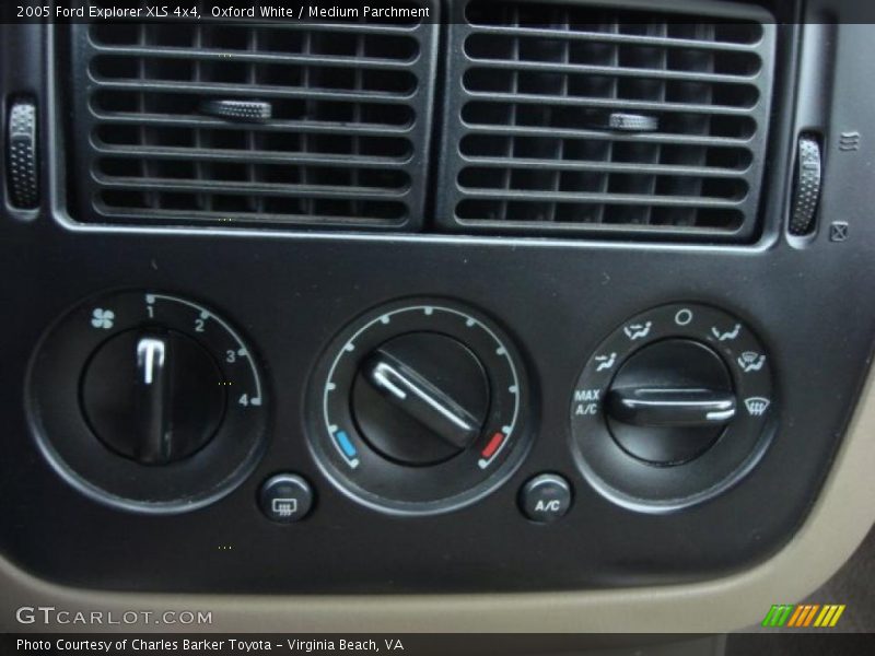 Oxford White / Medium Parchment 2005 Ford Explorer XLS 4x4