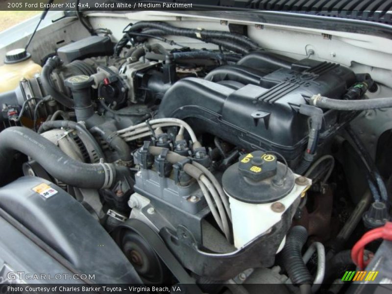 Oxford White / Medium Parchment 2005 Ford Explorer XLS 4x4