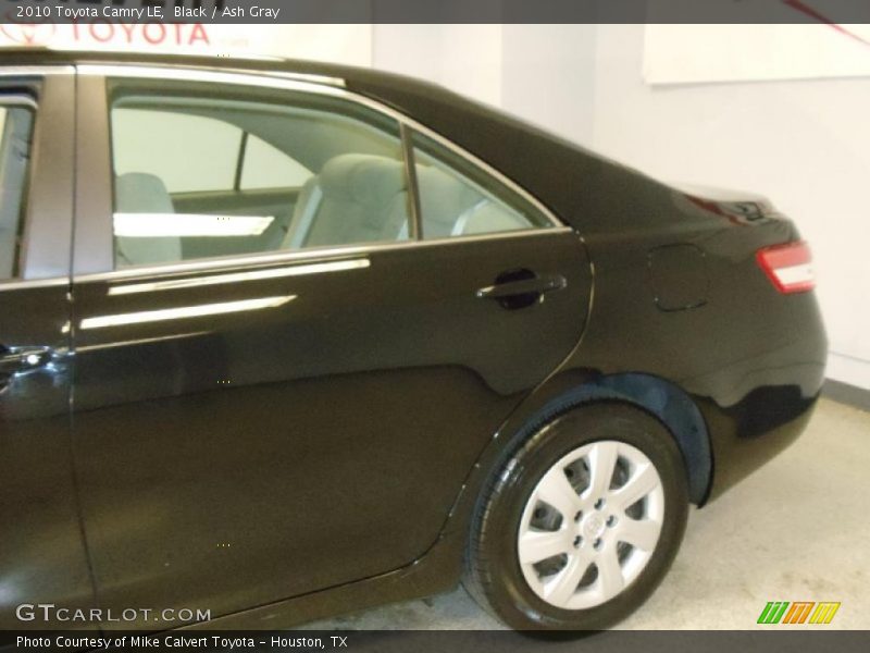Black / Ash Gray 2010 Toyota Camry LE
