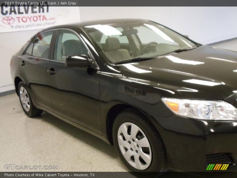 Black / Ash Gray 2010 Toyota Camry LE