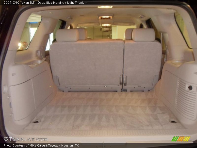  2007 Yukon SLT Trunk