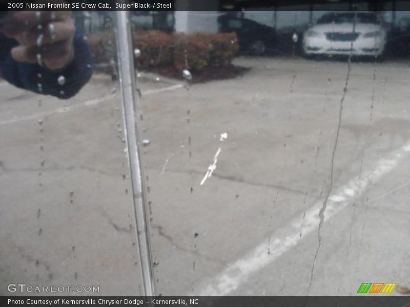 Super Black / Steel 2005 Nissan Frontier SE Crew Cab