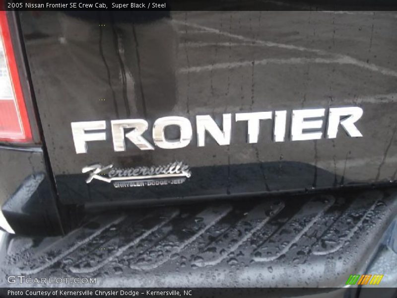 Super Black / Steel 2005 Nissan Frontier SE Crew Cab