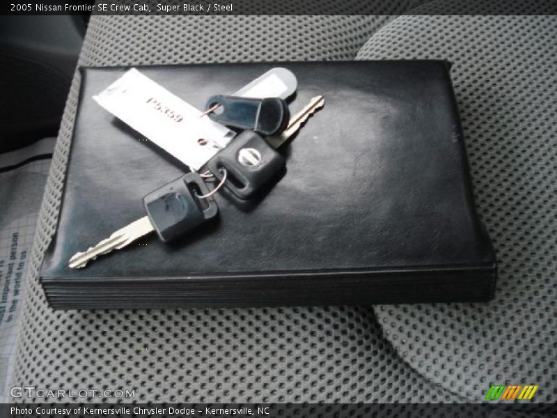 Super Black / Steel 2005 Nissan Frontier SE Crew Cab
