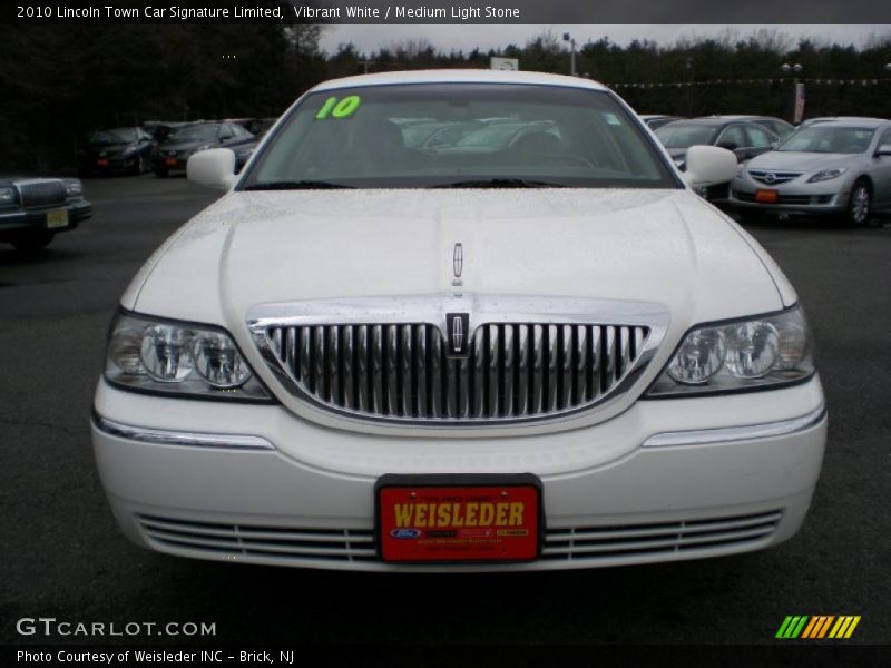 Vibrant White / Medium Light Stone 2010 Lincoln Town Car Signature Limited