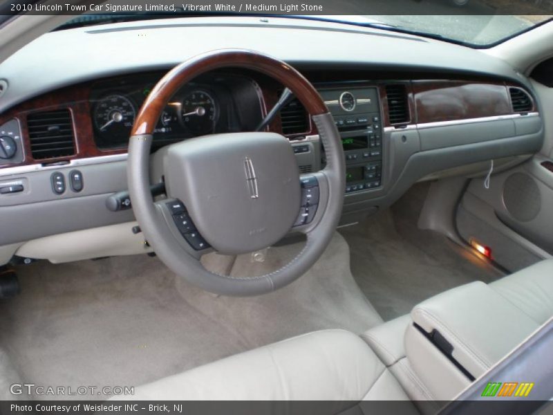 Vibrant White / Medium Light Stone 2010 Lincoln Town Car Signature Limited