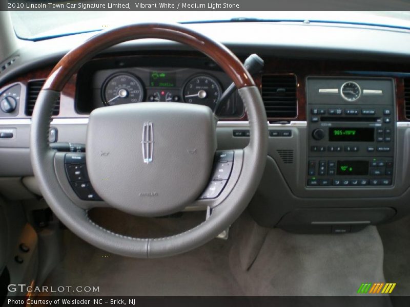 Vibrant White / Medium Light Stone 2010 Lincoln Town Car Signature Limited