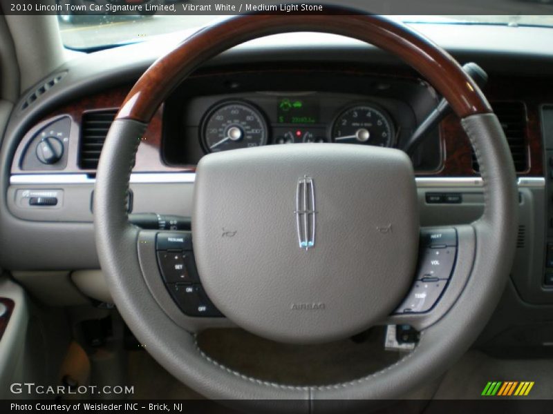 Vibrant White / Medium Light Stone 2010 Lincoln Town Car Signature Limited