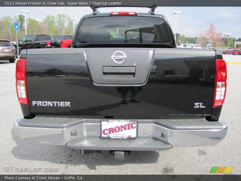 Super Black / Charcoal Leather 2011 Nissan Frontier SL Crew Cab
