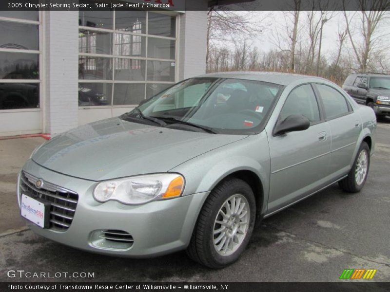 Front 3/4 View of 2005 Sebring Sedan