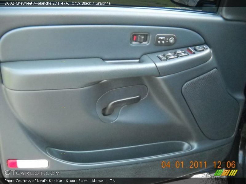 Onyx Black / Graphite 2002 Chevrolet Avalanche Z71 4x4