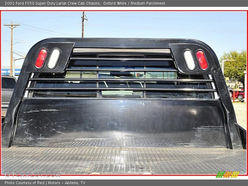 Oxford White / Medium Parchment 2001 Ford F350 Super Duty Lariat Crew Cab Chassis