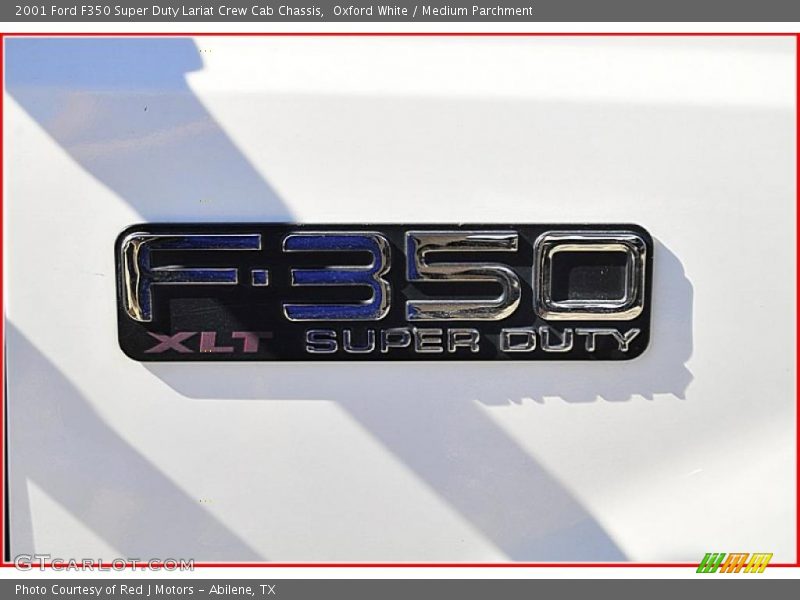 Oxford White / Medium Parchment 2001 Ford F350 Super Duty Lariat Crew Cab Chassis