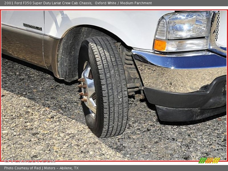 Oxford White / Medium Parchment 2001 Ford F350 Super Duty Lariat Crew Cab Chassis