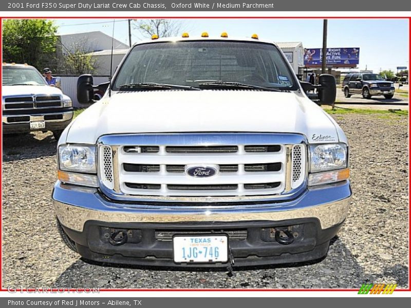 Oxford White / Medium Parchment 2001 Ford F350 Super Duty Lariat Crew Cab Chassis