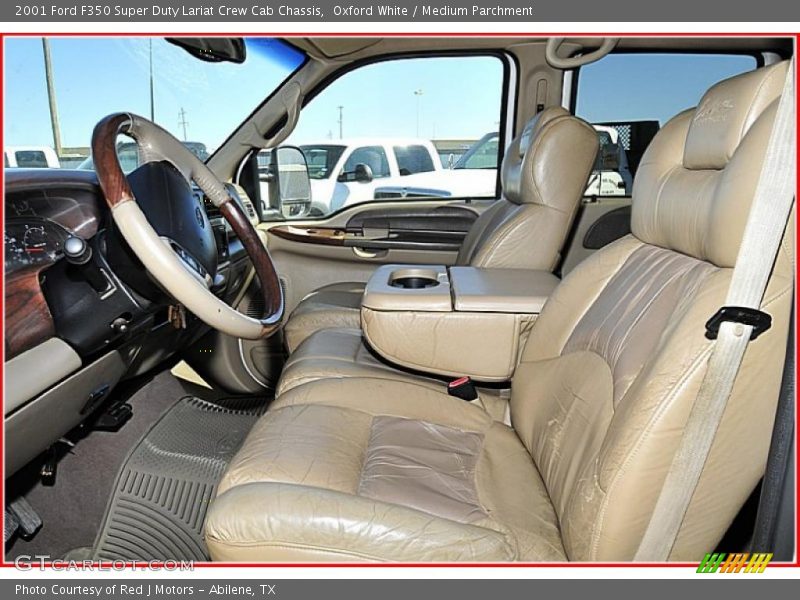 Oxford White / Medium Parchment 2001 Ford F350 Super Duty Lariat Crew Cab Chassis