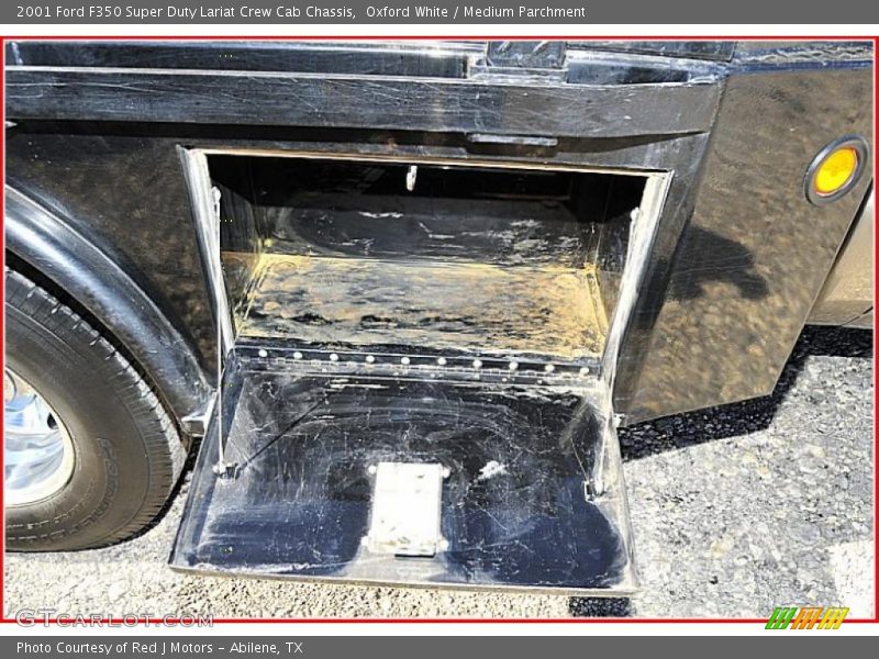 Oxford White / Medium Parchment 2001 Ford F350 Super Duty Lariat Crew Cab Chassis
