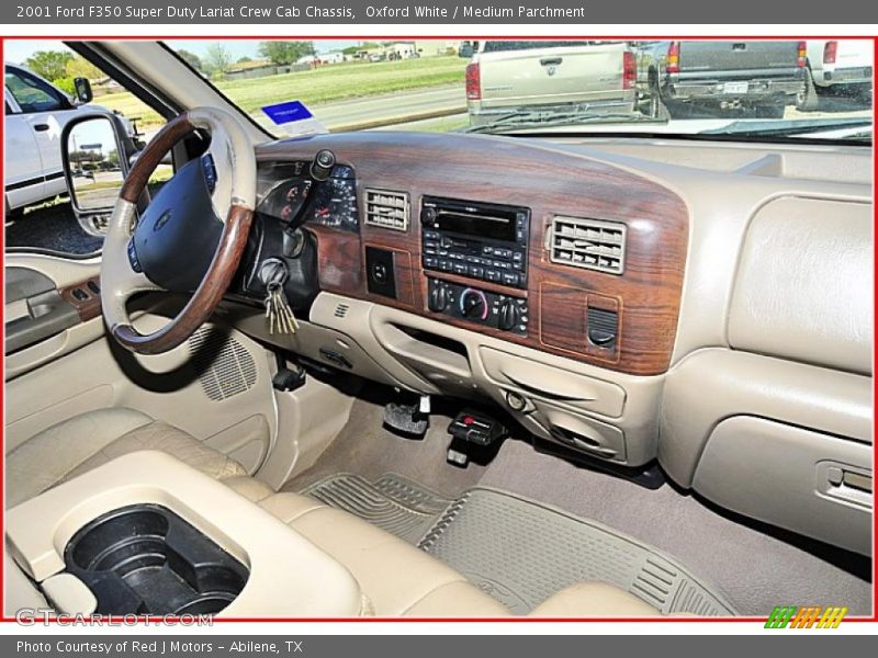 Oxford White / Medium Parchment 2001 Ford F350 Super Duty Lariat Crew Cab Chassis
