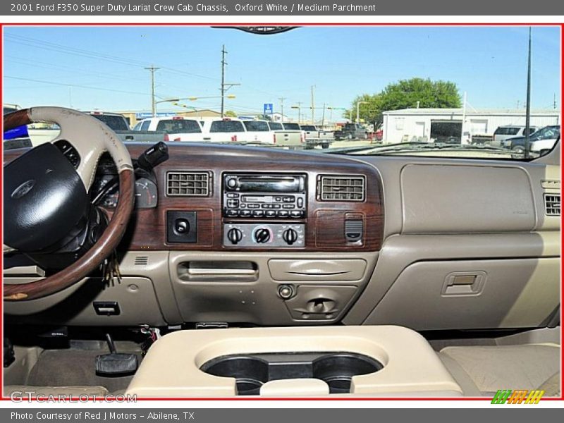 Oxford White / Medium Parchment 2001 Ford F350 Super Duty Lariat Crew Cab Chassis