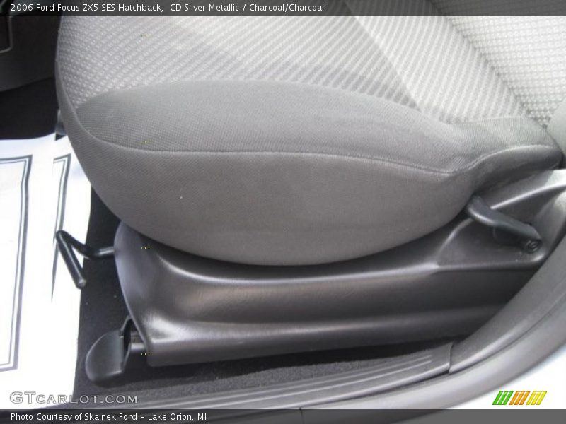 CD Silver Metallic / Charcoal/Charcoal 2006 Ford Focus ZX5 SES Hatchback