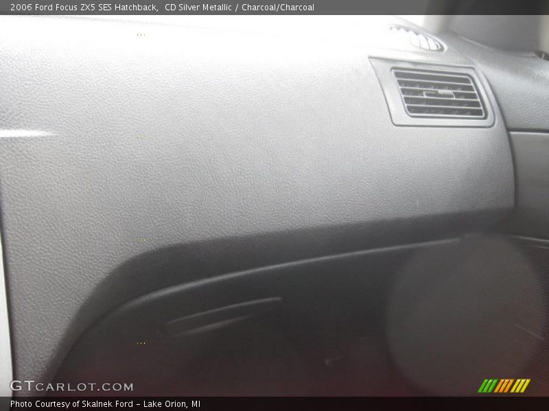 CD Silver Metallic / Charcoal/Charcoal 2006 Ford Focus ZX5 SES Hatchback