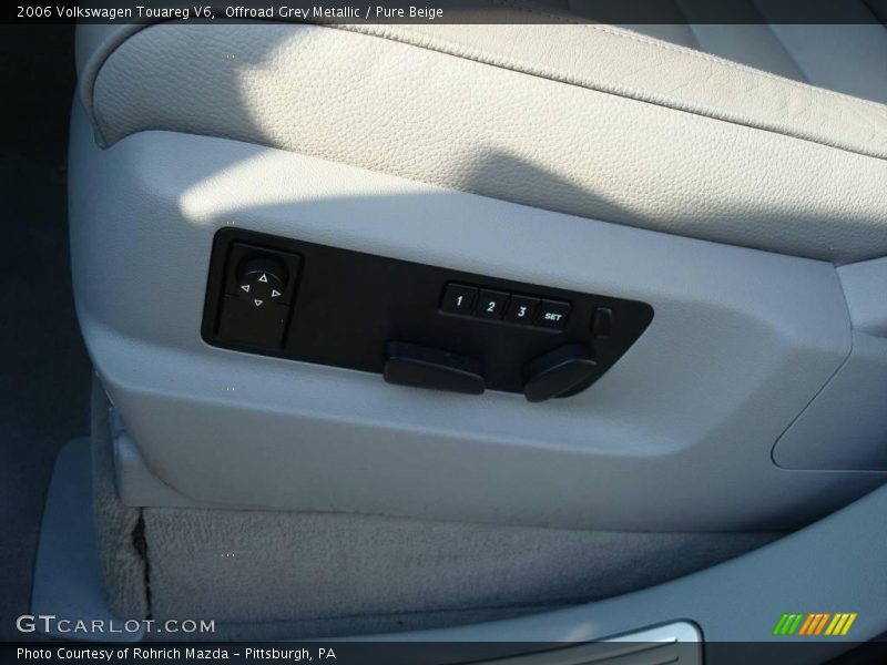 Offroad Grey Metallic / Pure Beige 2006 Volkswagen Touareg V6