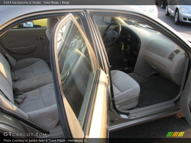 Sand Beige / Beige 2004 Kia Spectra LS Sedan