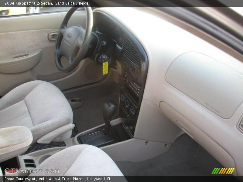 Sand Beige / Beige 2004 Kia Spectra LS Sedan