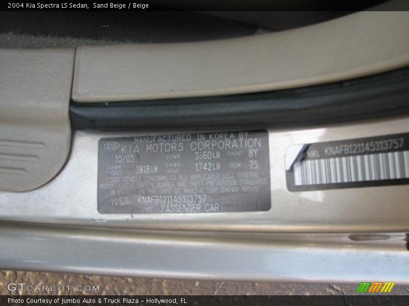 Sand Beige / Beige 2004 Kia Spectra LS Sedan