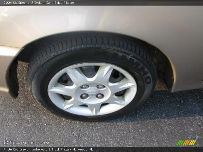 Sand Beige / Beige 2004 Kia Spectra LS Sedan