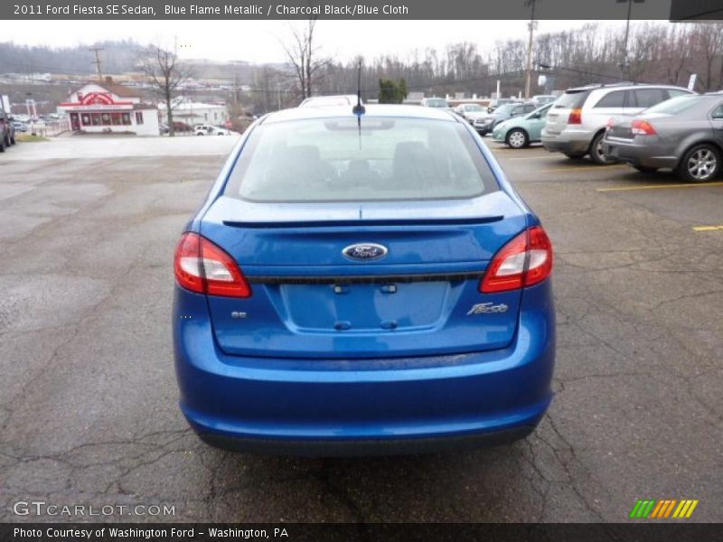 Blue Flame Metallic / Charcoal Black/Blue Cloth 2011 Ford Fiesta SE Sedan