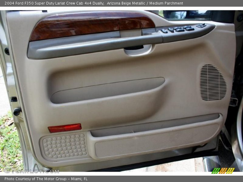 Arizona Beige Metallic / Medium Parchment 2004 Ford F350 Super Duty Lariat Crew Cab 4x4 Dually
