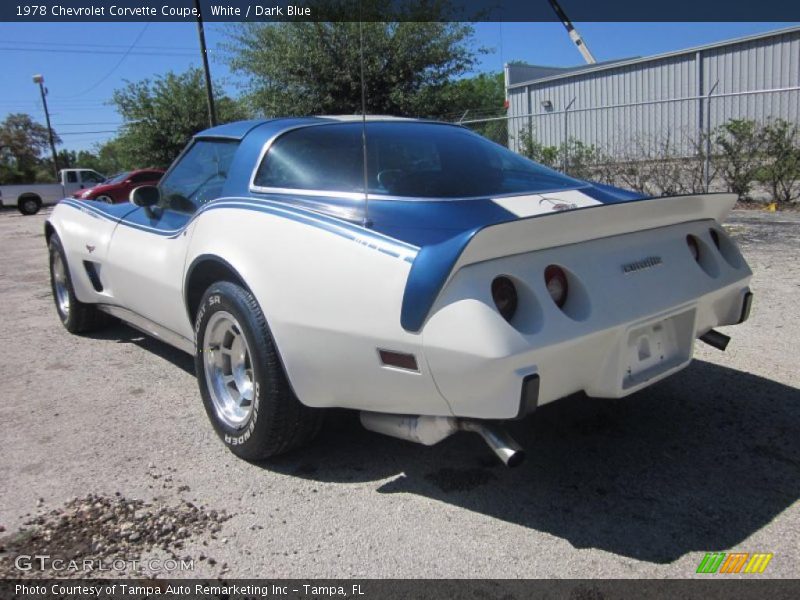 White / Dark Blue 1978 Chevrolet Corvette Coupe