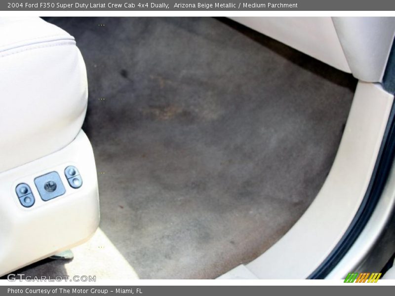 Arizona Beige Metallic / Medium Parchment 2004 Ford F350 Super Duty Lariat Crew Cab 4x4 Dually