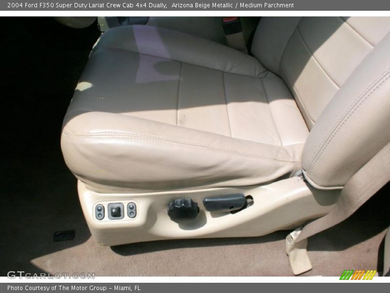 Arizona Beige Metallic / Medium Parchment 2004 Ford F350 Super Duty Lariat Crew Cab 4x4 Dually