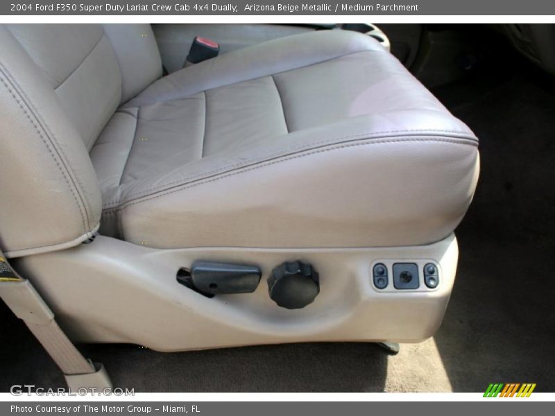 Arizona Beige Metallic / Medium Parchment 2004 Ford F350 Super Duty Lariat Crew Cab 4x4 Dually
